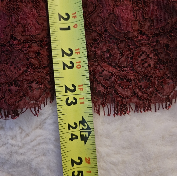 Forever 21 Burgundy Lace Lined Pencil Skirt Size Small Zip Closure - Picture 6 of 6